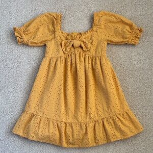 Janie and Jack Girls Gold Eyelet Puff Sleeve Lined Dress Bow Detail- Size 7